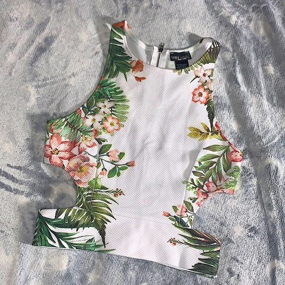 White/Floral Cropped Tank Top with Cutouts - Picture 1 of 1